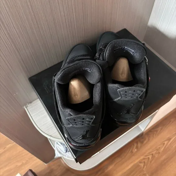 Nike Jordan 4 Retro Unisex Sneaker